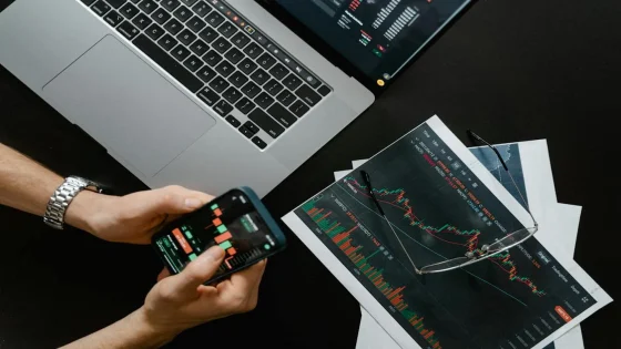 تعلم كيف تختار أفضل برنامج تداول أسهم في 2024 - كسرة